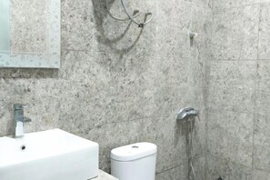 Bathroom - DS CoLive 34 Pecinan (Central Semarang)