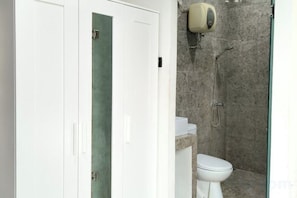 Bathroom - DS CoLive 34 Pecinan (Central Semarang)