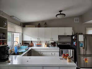 Microwave, oven, stovetop, dishwasher