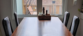 Work & Play in Gimli – Office space, Fibre Internet, Full Kitchen, Lake Walks