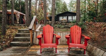 Waterfront, Hotub, Back up generator, firepit, ice fishing, Christmas tree up