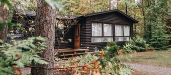 Waterfront Lakehouse with Hotub, Kayaking, Firepit