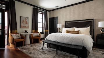 Luxury Suite, City View | Premium bedding, free minibar, free WiFi, bed sheets
