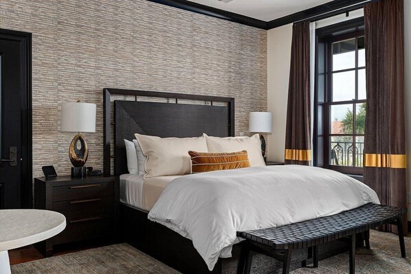 Luxury Suite, City View | Free WiFi