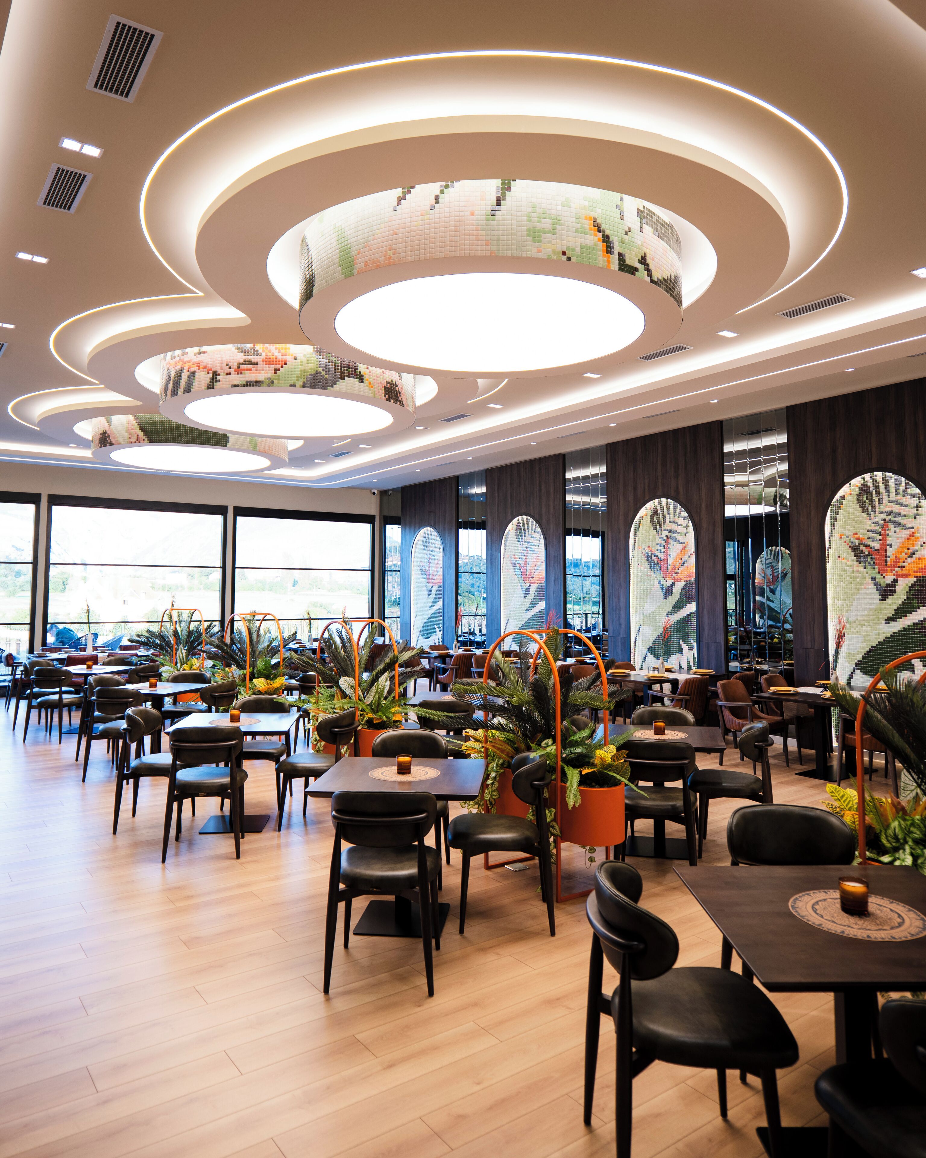 Petit déjeuner, déjeuner, dîner et brunch servis sur place