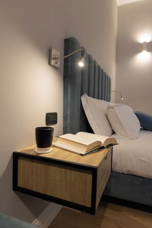 Classic Triple Room, Non Smoking, City View | In-room safe, iron/ironing board, free WiFi - Villa Borghese Prestige Rooms (Rome)