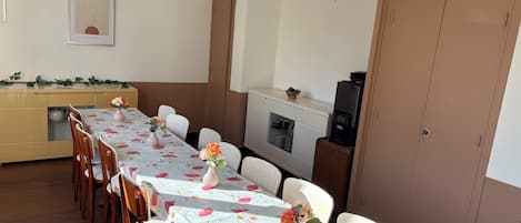 매일 뷔페 아침 식사(1인당 EUR 7)