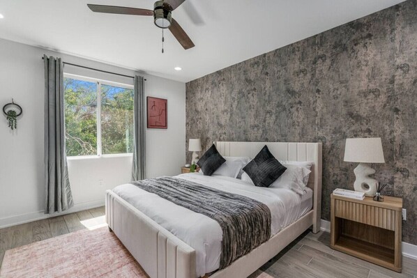 5 bedrooms, desk, iron/ironing board, WiFi