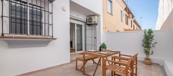 Villa 'Marília' with Private Terrace, Wi-Fi and Air Conditioning