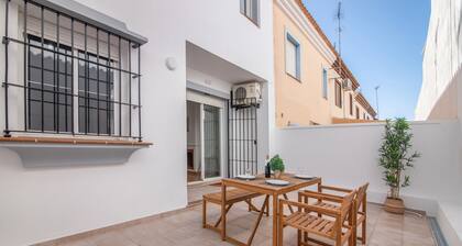 Villa 'Marília' with Private Terrace, Wi-Fi and Air Conditioning