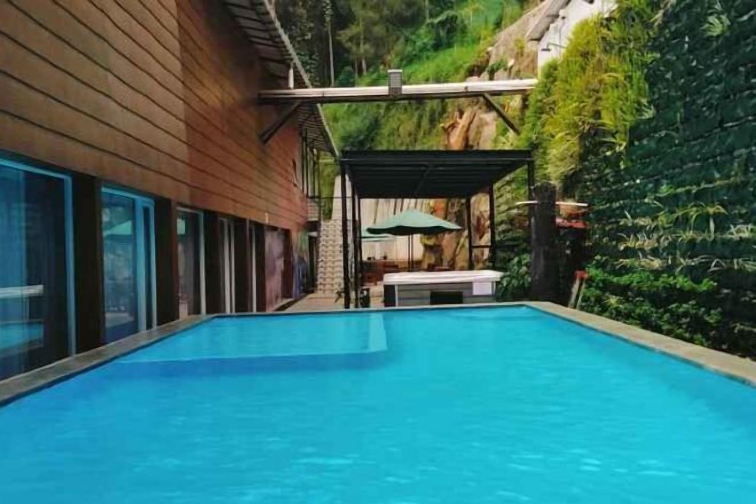 Piscina a l'aire lliure