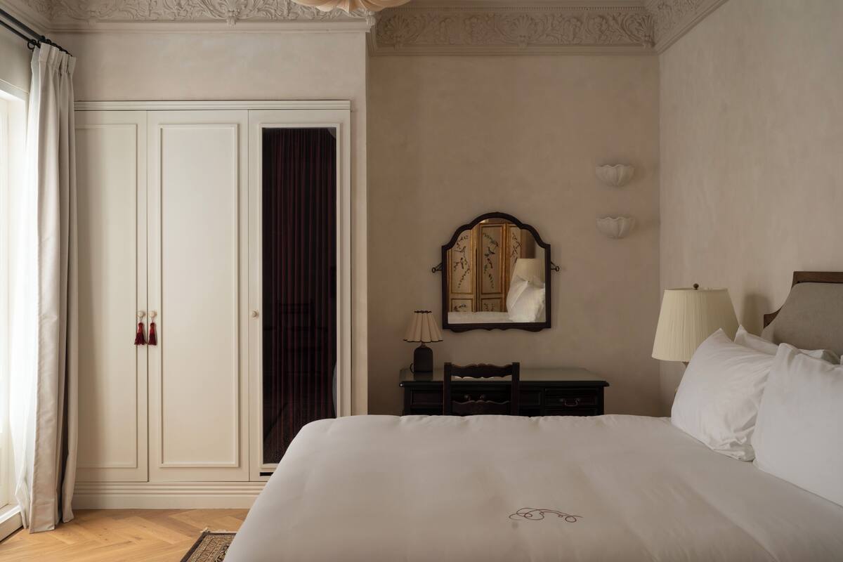 Suite, Patio | Premium bedding, memory foam beds, minibar, in-room safe