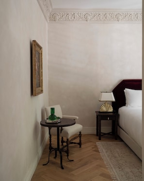 Exclusive Suite, City View | Premium bedding, memory foam beds, minibar, in-room safe - El Cortés, Member of Relais & Châteaux (Mexico City)