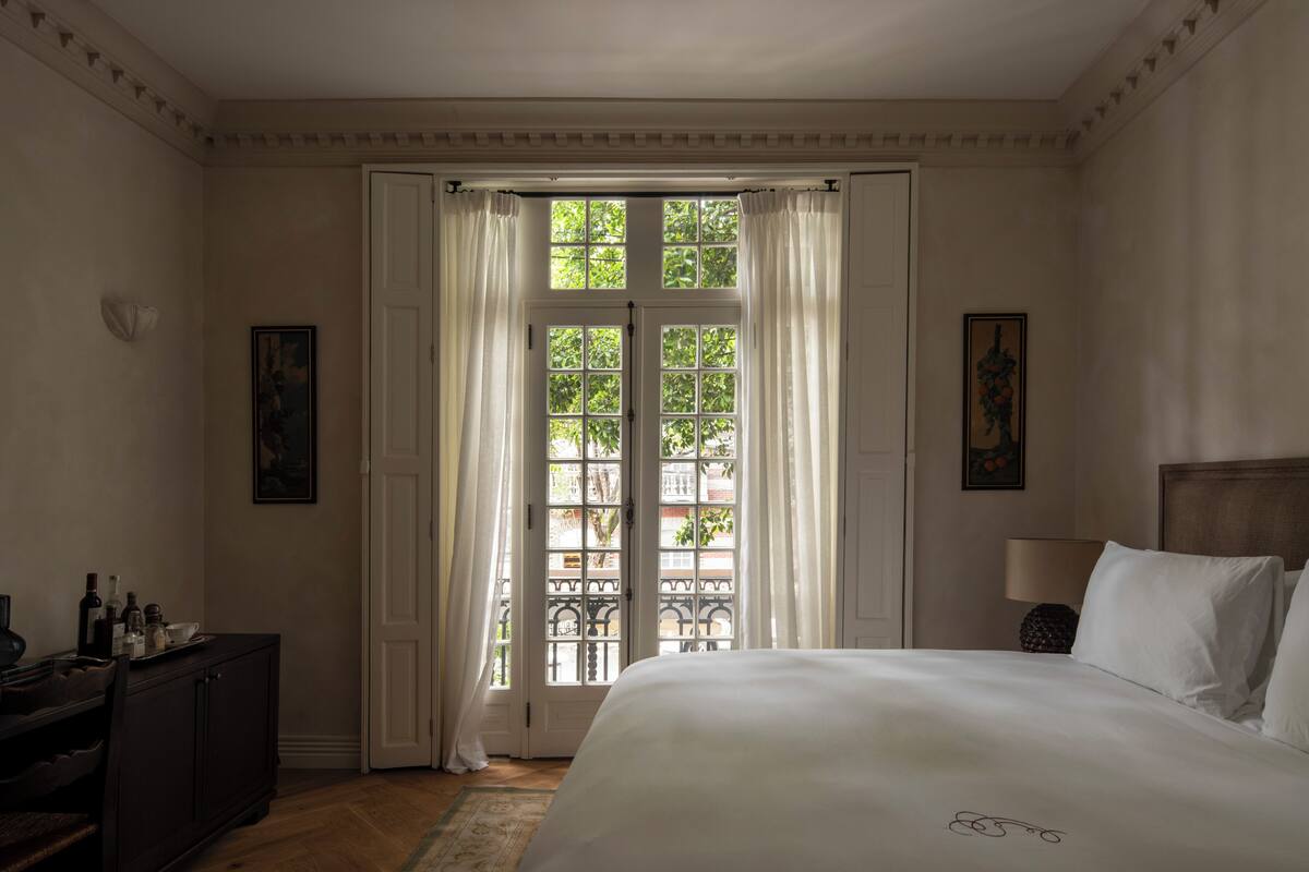 Superior Room, 1 King Bed, City View | Premium bedding, memory foam beds, minibar, in-room safe