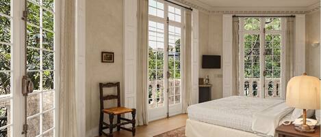 Panoramic Suite, 1 King Bed, City View | View from room