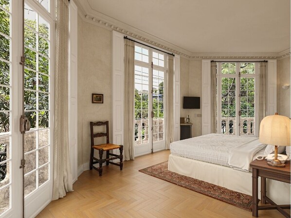 Panoramic Suite, 1 King Bed, City View | View from room