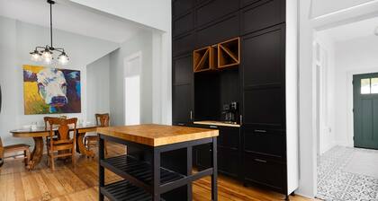 Historic Seguin Stay ~ Close to Downtown