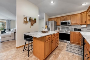 Frigorífic, microones, forn i placa de cuina