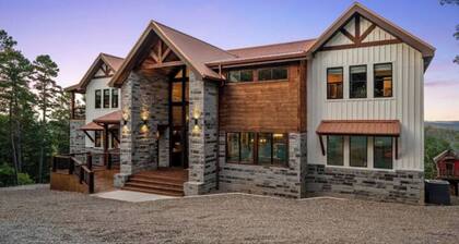 Lakeview Lodge: Pool, Spa, Sleeps 30