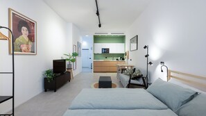 Iron/ironing board, free WiFi, bed sheets