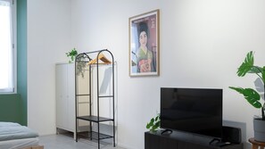 Fer et planche à repasser, Wi-Fi gratuit, draps fournis