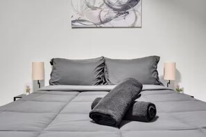 5 bedrooms, desk, iron/ironing board, free WiFi