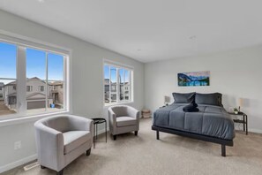 5 bedrooms, desk, iron/ironing board, free WiFi