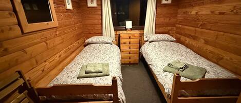 3 quartos, ferros/tábuas de passar roupa, Wi-Fi de cortesia