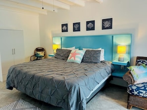 4 عدّة غرف نوم ومكواة/لوح كي وواي فاي وملاءات أسرّة