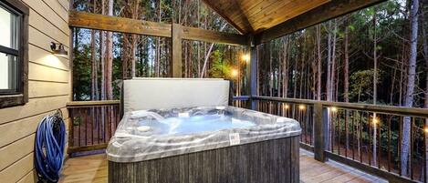 Tina de hidromasaje al aire libre