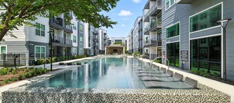 G01 Luxury Living DT Forth Worth 2BD2B Resort Style Amenities, Golf Sim