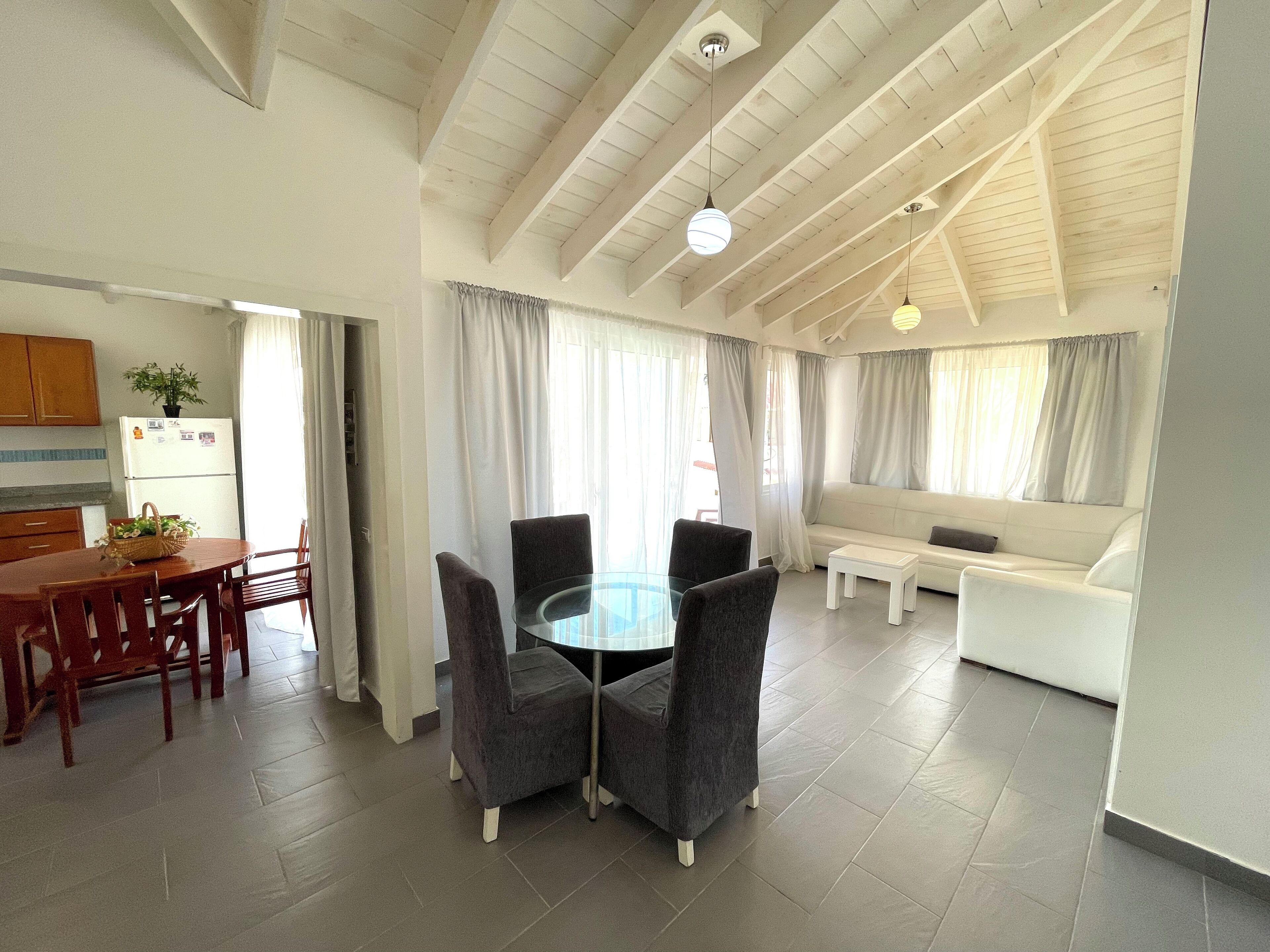 Leilighet, terrasse, havutsikt | Spiseområde på rommet