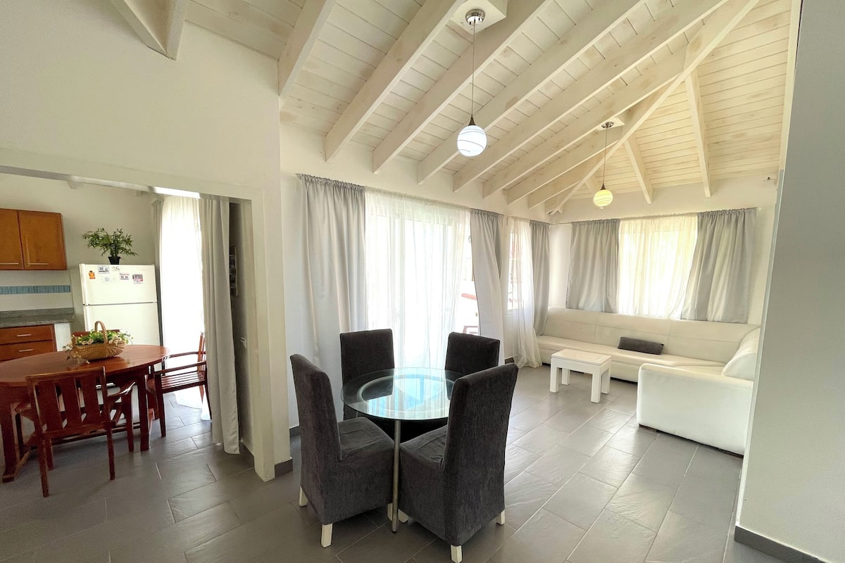 Apartment, Terrace, Ocean View | In-room dining