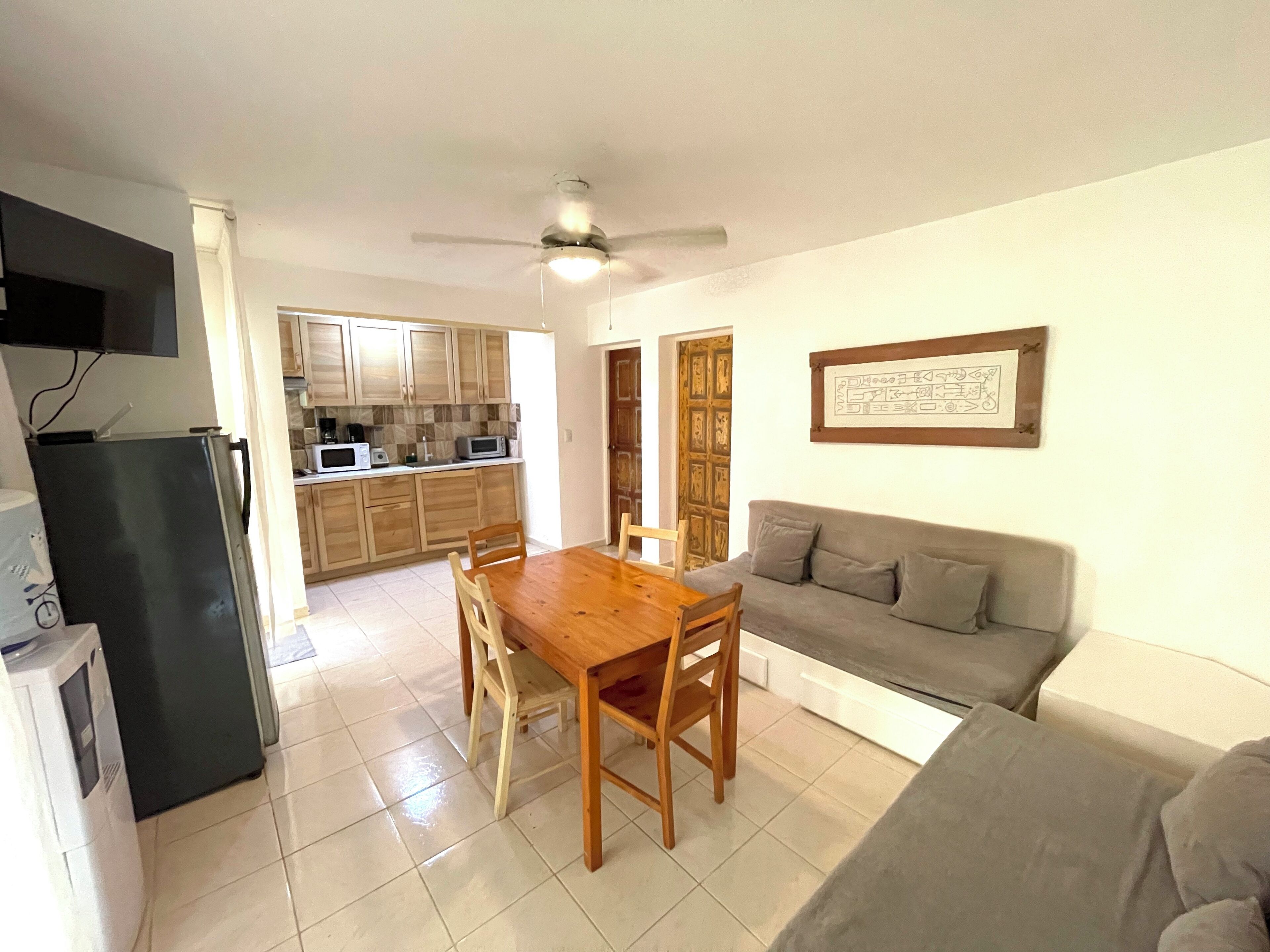 Villa, terrasse, hageområde | Eget kjøkken | Kjøleskap, mikrobølgeovn, kokeplater og kaffetrakter/tekoker