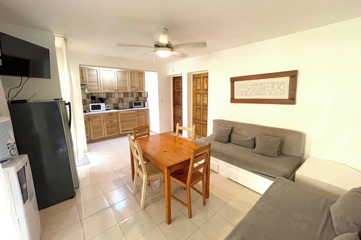 Villa, Terrace, Garden Area | Dapur peribadi | Peti sejuk, ketuhar gelombang mikro, dapur, pembancuh kopi/teh