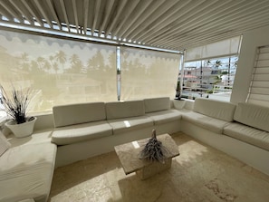 Penthouse, 3 Bedrooms | Living area