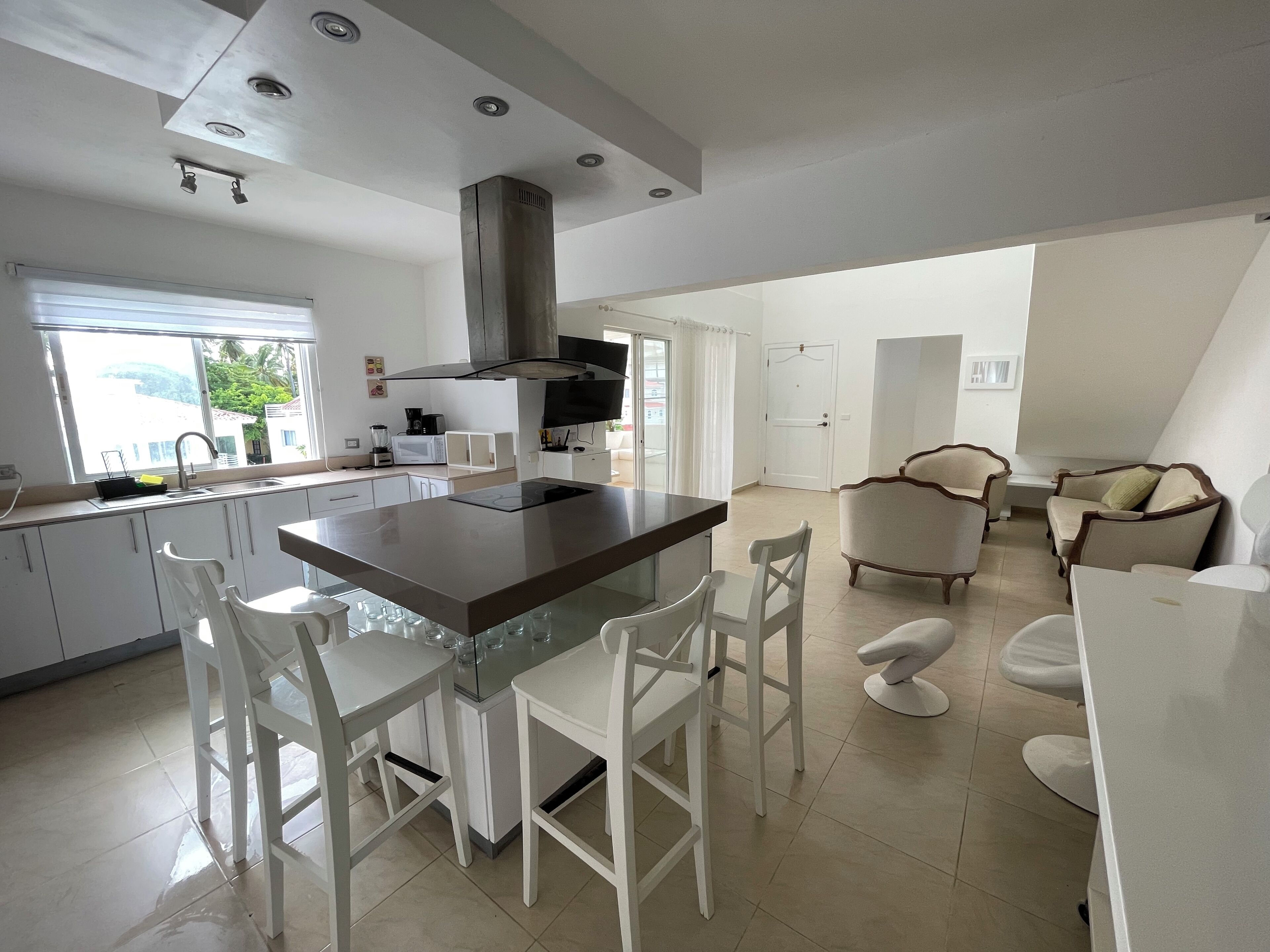 Penthouse, 3 Bedrooms | Private kitchen | Fridge, microwave, stovetop, coffee/tea maker