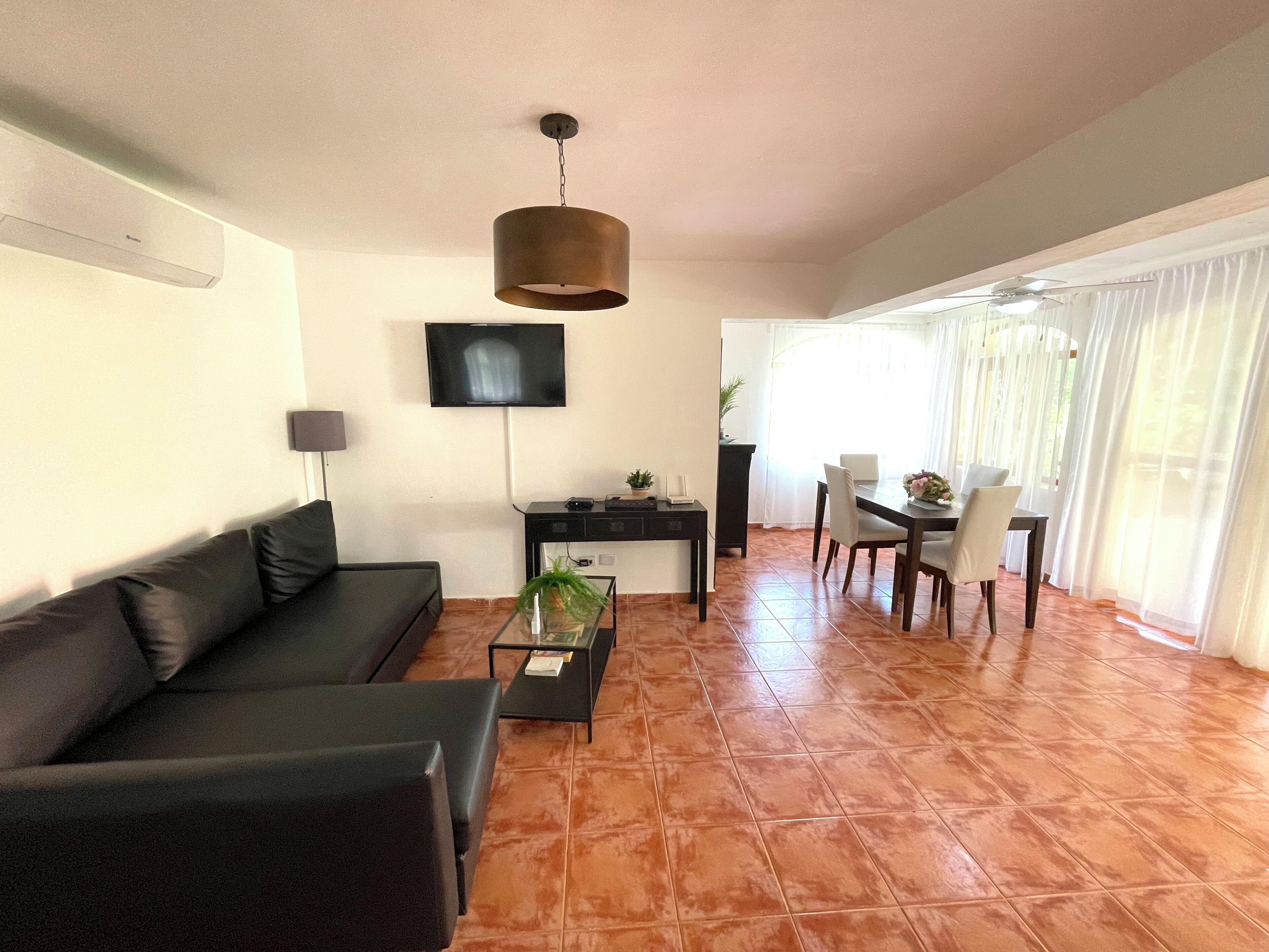 Villa, 3 soverom, terrasse | Oppholdsområde | LED-TV