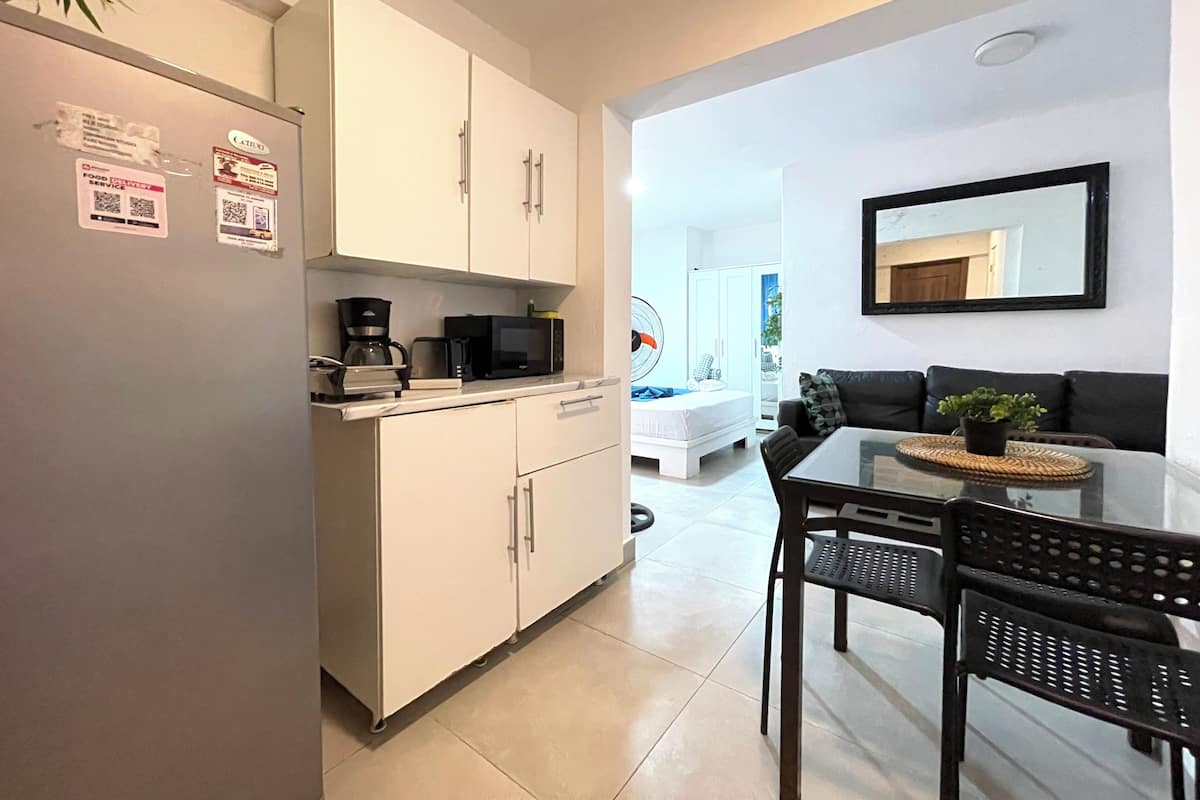 Studio, Beachside | Private kitchen | Fridge, microwave, stovetop, cookware/dishes/utensils