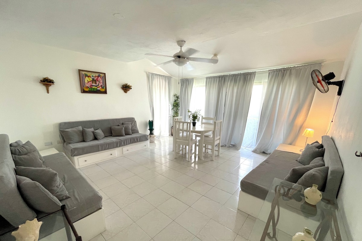 Villa, 3 Bedrooms, Beachside | Living area