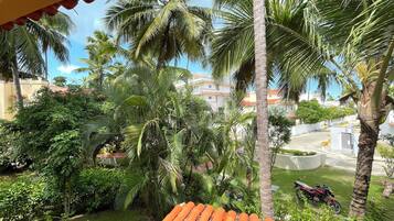 Villa, balcón, vista al jardín | Vista desde la habitación