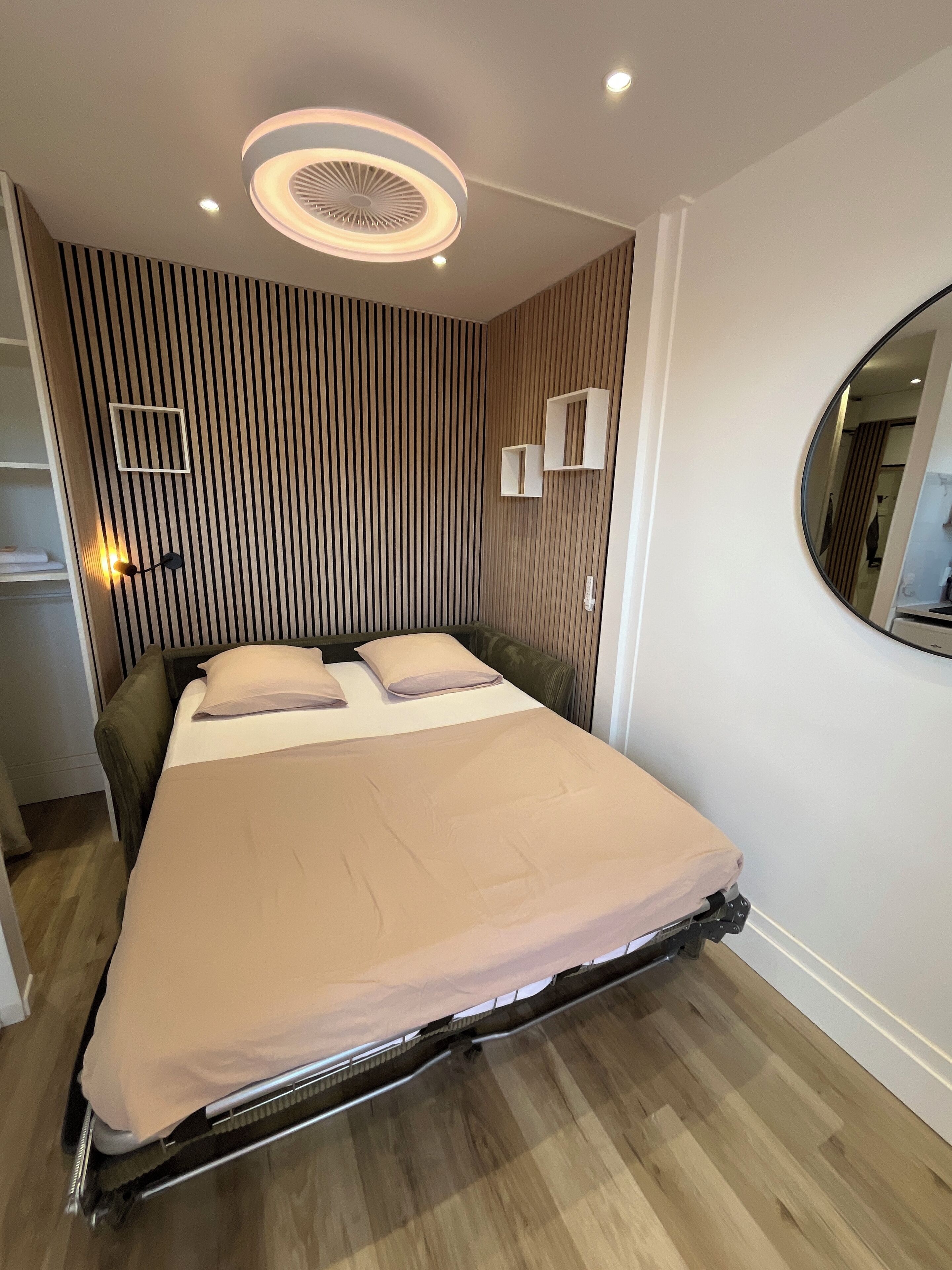 1 chambre, bureau, fer et planche à repasser, Wi-Fi gratuit