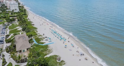 New Remodel 1-bedroom condo on the bay, across the street from Lowdermilk beach