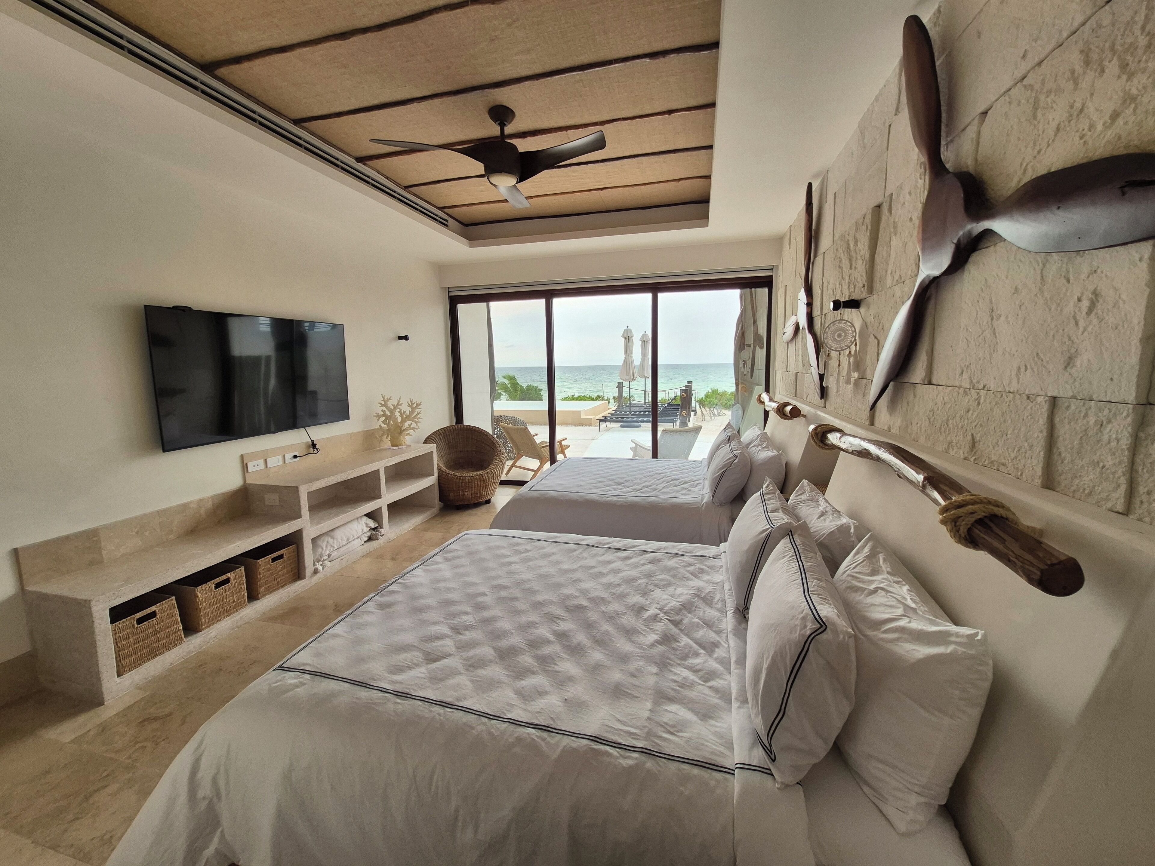 客房内保险箱、免费 WiFi