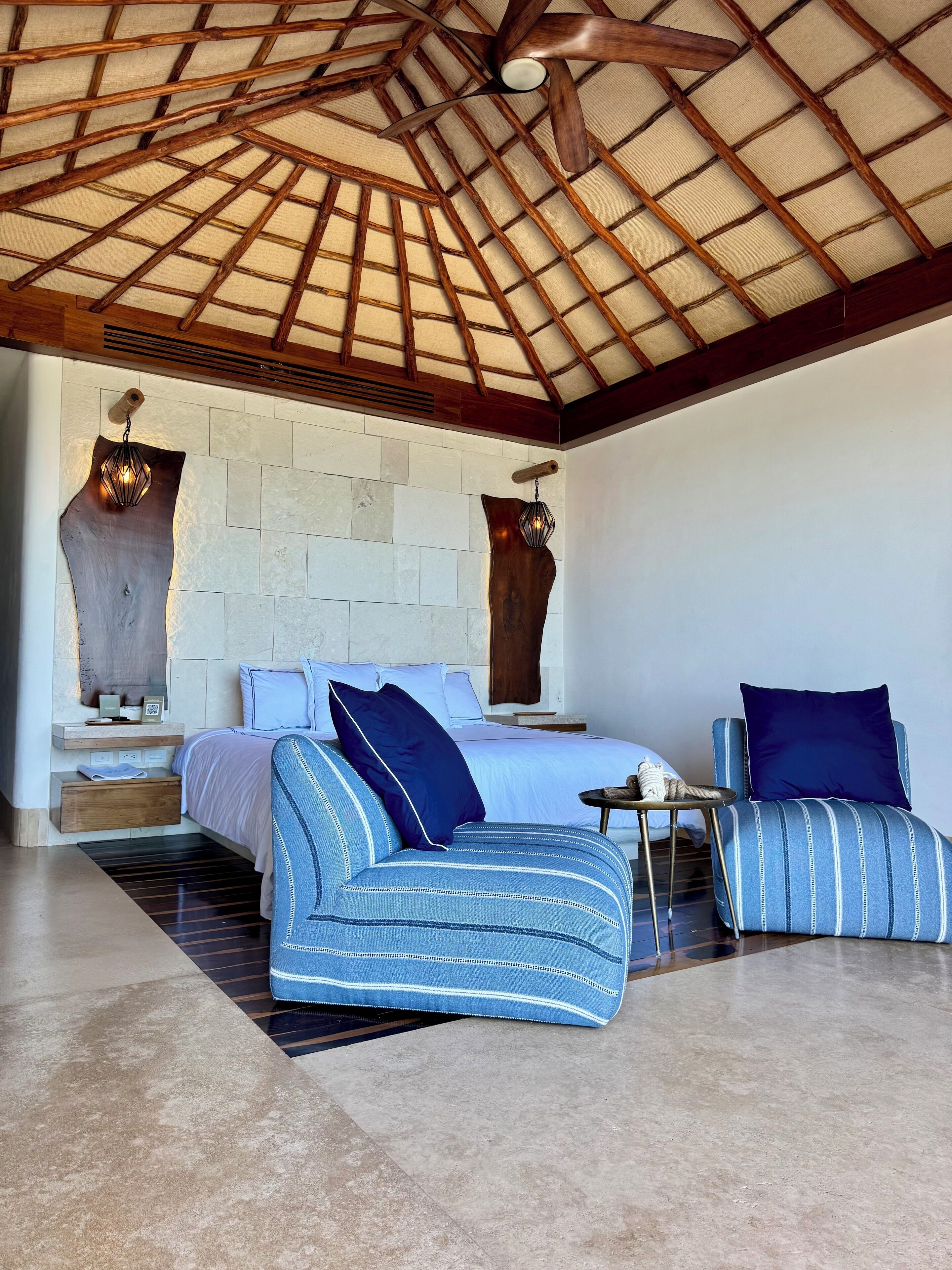 Premium bedding, down comforters, in-room safe, free WiFi