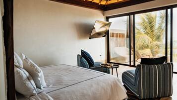 Premium bedding, down duvets, in-room safe, free WiFi