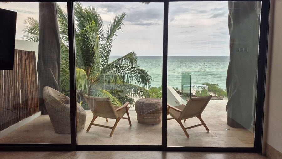 Trobbu Boutique Collection San Bruno