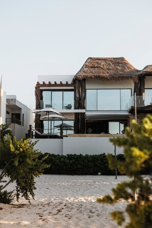 Fassade der Unterkunft – Abend/Nacht