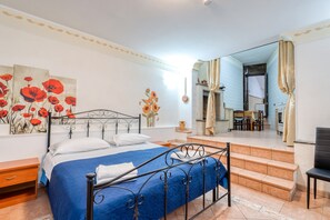 4 bedrooms, iron/ironing board, bed sheets - Apartment 'Meraviglie Salentine' with Air Conditioning (Lequile)