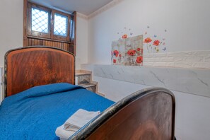 4 chambres, fer et planche à repasser, draps fournis